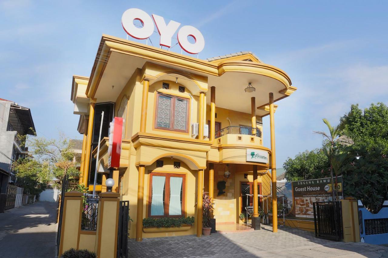 Oyo 1072 Kampung Condro Wulan Guesthouse Maguwo Esterno foto