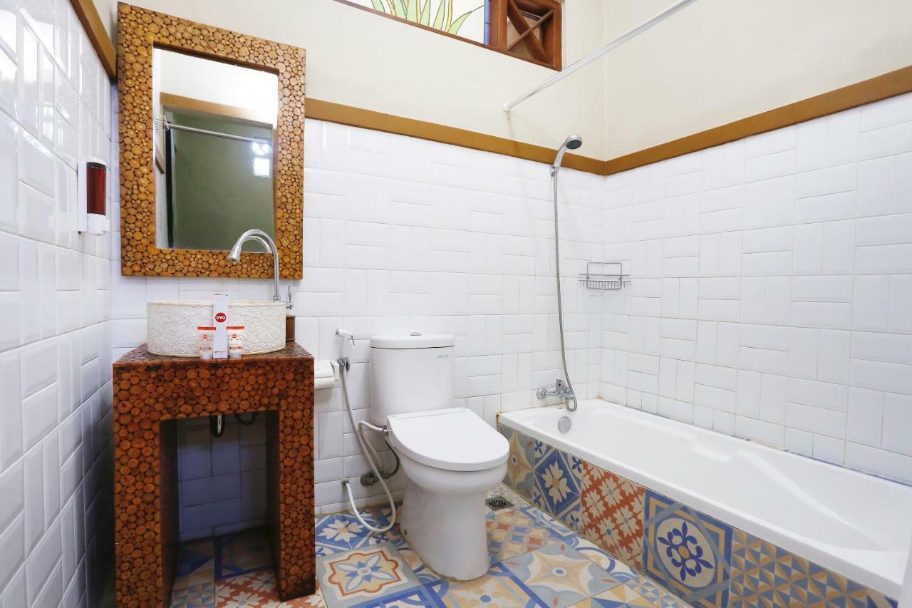Oyo 1072 Kampung Condro Wulan Guesthouse Maguwo Esterno foto